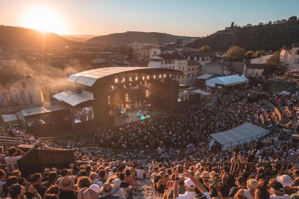 Les Loges De Bacchus L'Epicurieux Chonas-lʼAmballan Exterior foto